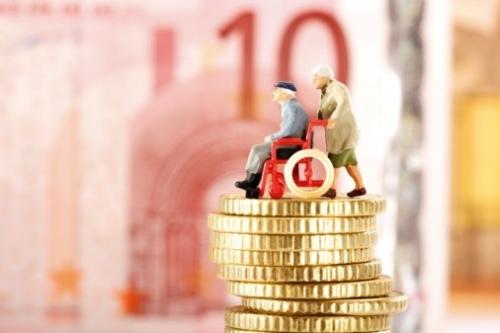 為什么有人希望提早退休？養老金不是越晚退休錢(qián)越多嗎？